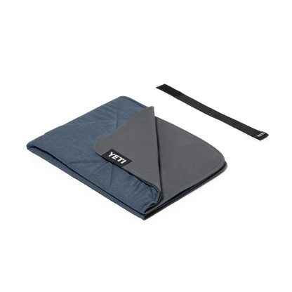 YETI Small Lowlands® Blanket Navy